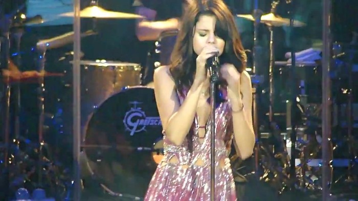 Selena Gomez Hit The Lights live O.C.Fair (7_24_11) [HD] 121 - Selena Gomez Hit The Lights live O C Fair