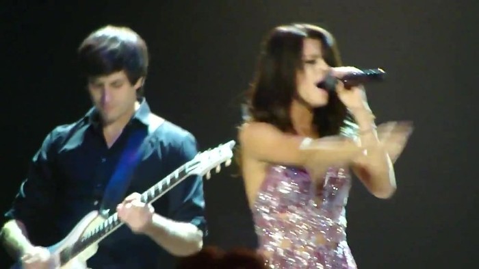 Selena Gomez Hit The Lights live O.C.Fair (7_24_11) [HD] 408 - Selena Gomez Hit The Lights live O C Fair