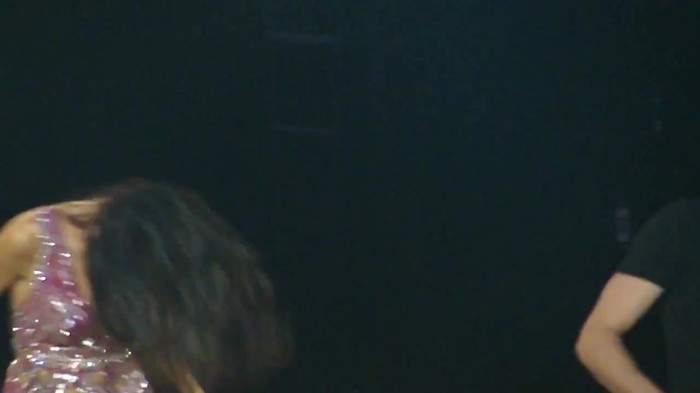 Selena Gomez Hit The Lights live O.C.Fair (7_24_11) [HD] 460 - Selena Gomez Hit The Lights live O C Fair