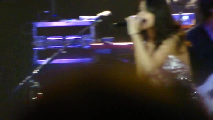 Selena Gomez Hit The Lights live O.C.Fair (7_24_11) [HD] 480