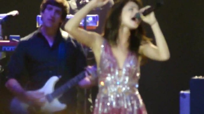 Selena Gomez Hit The Lights live O.C.Fair (7_24_11) [HD] 500 - Selena Gomez Hit The Lights live O C Fair