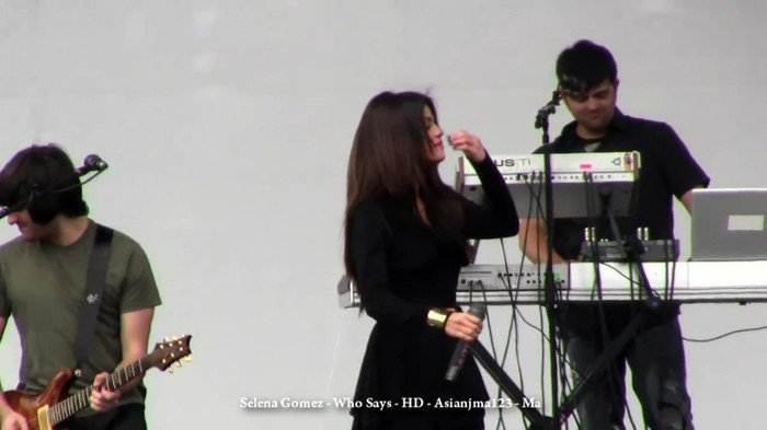 Selena Gomez performs _Who Says_ Live! - HD - South Coast Plaza - Microsoft Store 017