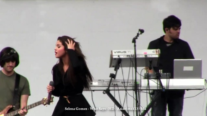 Selena Gomez performs _Who Says_ Live! - HD - South Coast Plaza - Microsoft Store 020 - Selena Gomez performs Who Says Live at South Coast Plaza - Microsoft Store