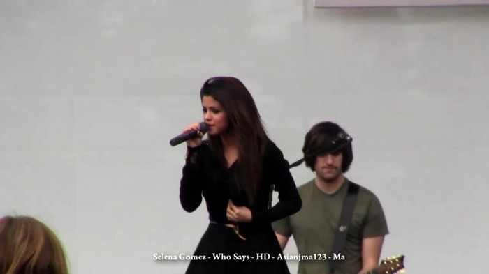 Selena Gomez performs _Who Says_ Live! - HD - South Coast Plaza - Microsoft Store 024 - Selena Gomez performs Who Says Live at South Coast Plaza - Microsoft Store