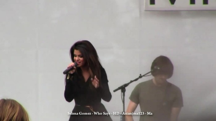 Selena Gomez performs _Who Says_ Live! - HD - South Coast Plaza - Microsoft Store 030