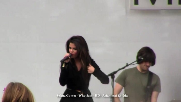 Selena Gomez performs _Who Says_ Live! - HD - South Coast Plaza - Microsoft Store 031