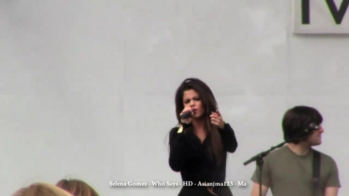 Selena Gomez performs _Who Says_ Live! - HD - South Coast Plaza - Microsoft Store 035