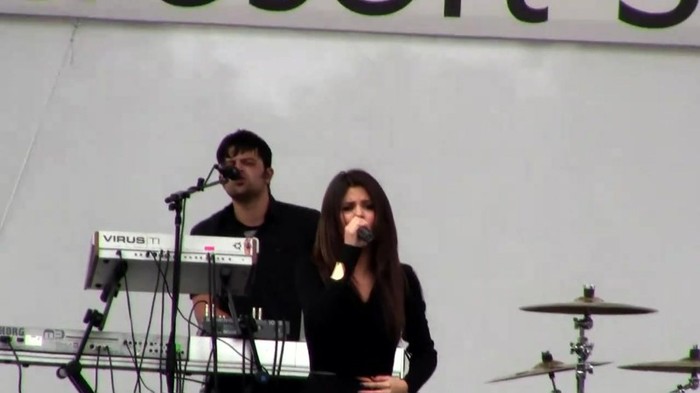 Selena Gomez performs _Who Says_ Live! - HD - South Coast Plaza - Microsoft Store 481