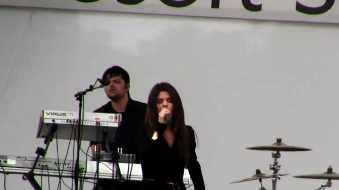 Selena Gomez performs _Who Says_ Live! - HD - South Coast Plaza - Microsoft Store 483