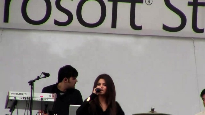 Selena Gomez performs _Who Says_ Live! - HD - South Coast Plaza - Microsoft Store 487