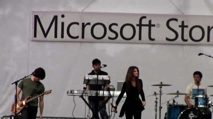 Selena Gomez performs _Who Says_ Live! - HD - South Coast Plaza - Microsoft Store 493 - Selena Gomez performs Who Says Live at South Coast Plaza - Microsoft Store