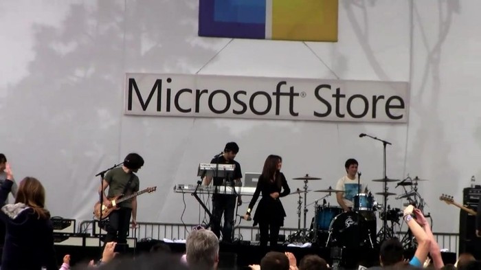 Selena Gomez performs _Who Says_ Live! - HD - South Coast Plaza - Microsoft Store 496 - Selena Gomez performs Who Says Live at South Coast Plaza - Microsoft Store