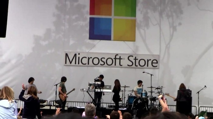 Selena Gomez performs _Who Says_ Live! - HD - South Coast Plaza - Microsoft Store 498 - Selena Gomez performs Who Says Live at South Coast Plaza - Microsoft Store