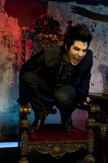 26869_110248459000971_110039005688583_187583_5036510_n - adam lambert