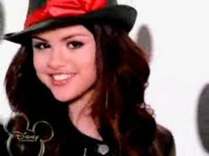 images (3) - Selena Gomez - Cruela de vil