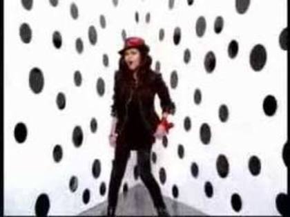 images (11) - Selena Gomez - Cruela de vil