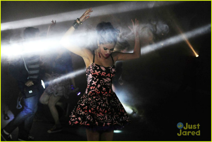 selena-gomez-lights-video-shoot-02 - Selena Gomez Hit The Lights