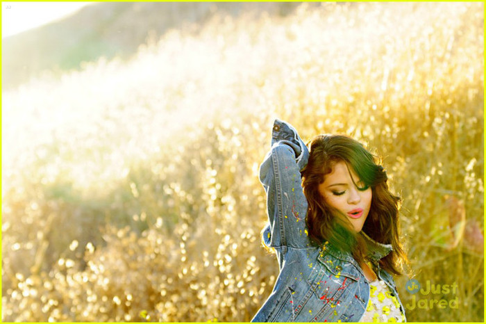 selena-gomez-lights-video-shoot-09