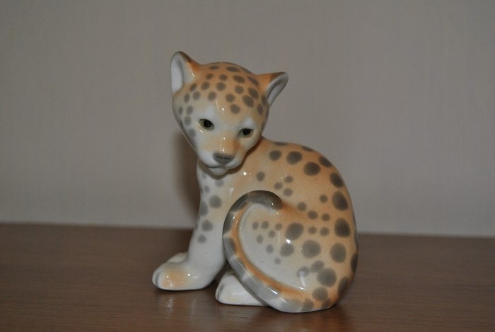 leopard LFZ 250 lei - Bibelouri porcelan