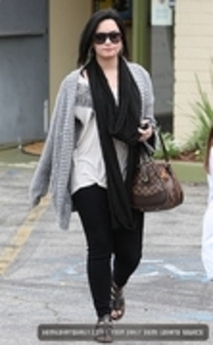34820188_TEBFBOIGY - Demitzu - APRIL 6TH - Heading to a meeting in Studio City CA