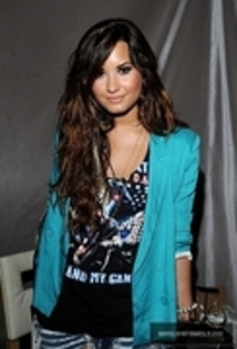 44069964_UYRLNQBRL - Demitzu - AUGUST 6TH - Backstage Creations Celebrity Retreat At Teen Choice 2011 - Day 1