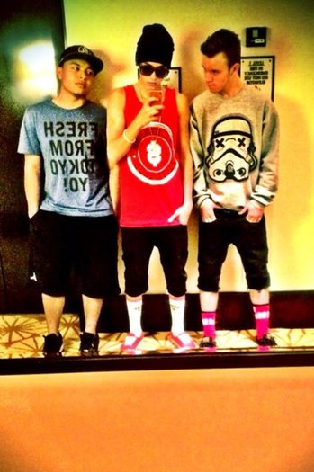 423250_10150509001616701_7245371700_9018712_496992128_n - Justin Bieber 4
