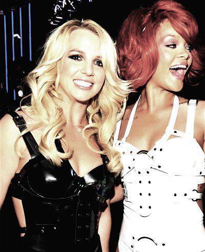 398620_174340605999443_111248975641940_224022_1962304610_n - Rihanna