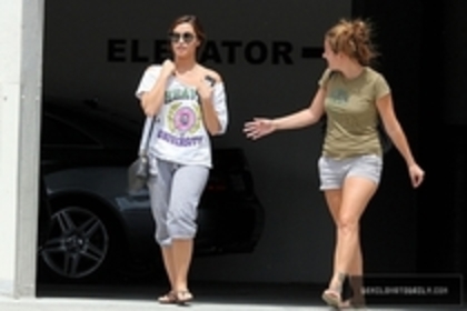 45865678_NBTLXXKUE - Demitzu - AUGUST 26TH - Walks back to her car after visiting her doctor in Burbank CA