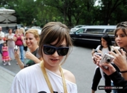 35817098_ICMQGMBFB - Demitzu - AUGUST 29TH - Leaves her hotel in New York