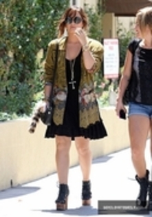 46308844_DBEXXWYXM - Demitzu - AUGUST 30TH - Runs errands in Sherman Oaks CA