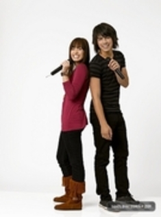 28866678_VODYEOCQL - Demitzu and Joe - Camp Rock 2008 Promoshoot