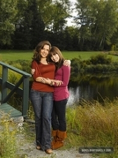 28866728_UDUBCDQQJ - Demitzu and Joe - Camp Rock 2008 Promoshoot