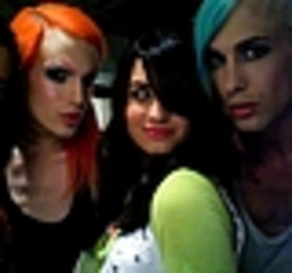 thumb_250 - Demilu - Personal Photos oo1