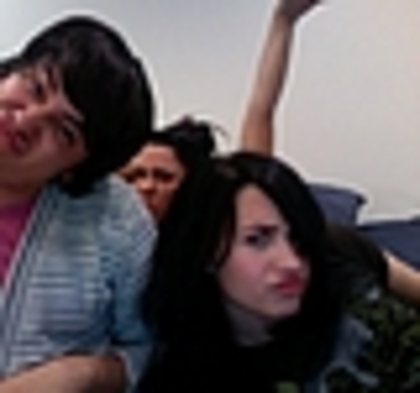 thumb_370