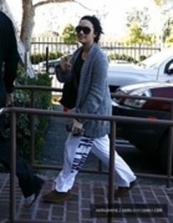 30877195_DWURJXKBI - Demitzu - FEBRUARY 2ND - Arrives to ANJED Center in Santa Monica CA