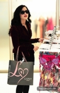 29235255_ZRECWXCTN - Demitzu - JANUARY 27TH - Shopping at Lipsy Boutique in London