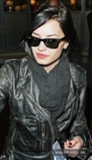 29235005_DDQHFRFBW - Demitzu - JANUARY 29TH - Leaving her hotel in London UK