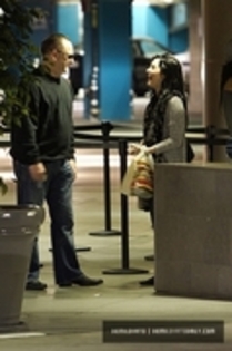 30712104_ZIZKOGVYE - Demitzu - JANUARY 30TH - Shopping at Sherman Oaks Galleria