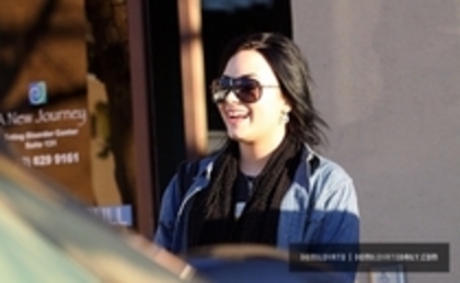 30714157_NACXWMHVL - Demitzu - JANUARY 31ST - Heads to a treatment center in Santa Monica CA