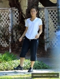 28788932_VTHXWBEFT - Demitzu - JULY 19TH - Jogging with a trainer in Studio City CA