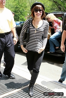 normal_007 - Demitzu - JUNE 11TH - Arriving at her hotel in New York City