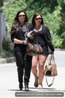 39092605_WPIGHANWH - Demitzu - JUNE 14TH - Leaves her home in Los Angeles CA