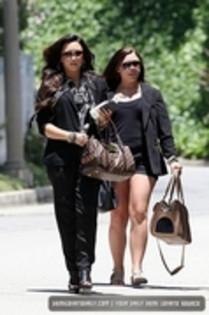 39092609_RKANYLXSL - Demitzu - JUNE 14TH - Leaves her home in Los Angeles CA