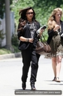 39092614_BYOMTUQBY - Demitzu - JUNE 14TH - Leaves her home in Los Angeles CA