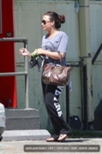 39998863_XAVTTJPSZ - Demitzu - JUNE 25TH - Heads to the gym in West Hollywood CA