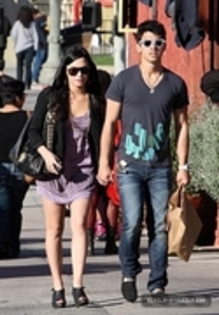 29104481_OWQUZUYPO - Demitzu - MARCH 14TH - Shopping in Los Feliz and then meet up with friends at a park