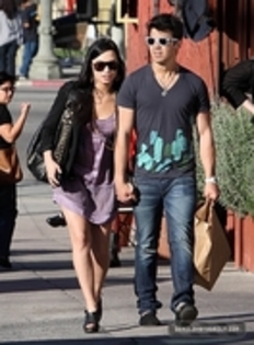 29104494_REVKTSANR - Demitzu - MARCH 14TH - Shopping in Los Feliz and then meet up with friends at a park