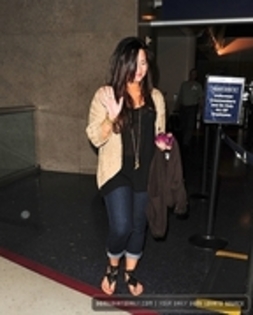 36793540_WUDSKRCPS - Demitzu - MAY 8TH - Arrives into LAX Airport