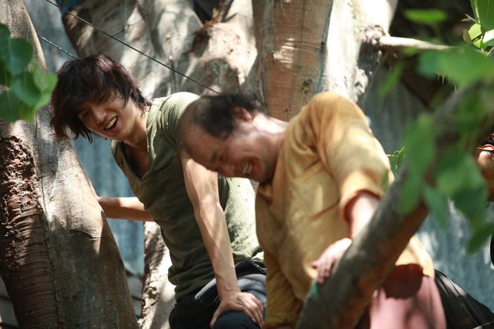 218066_211012922257414_113234875368553_729520_1725336_n - Lee Min Ho