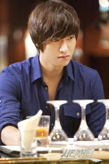 246881_221655834526456_113234875368553_807859_690489_n - Lee Min Ho